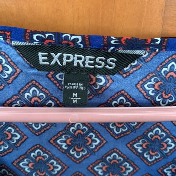 Express Blouse - Picture 2 of 3